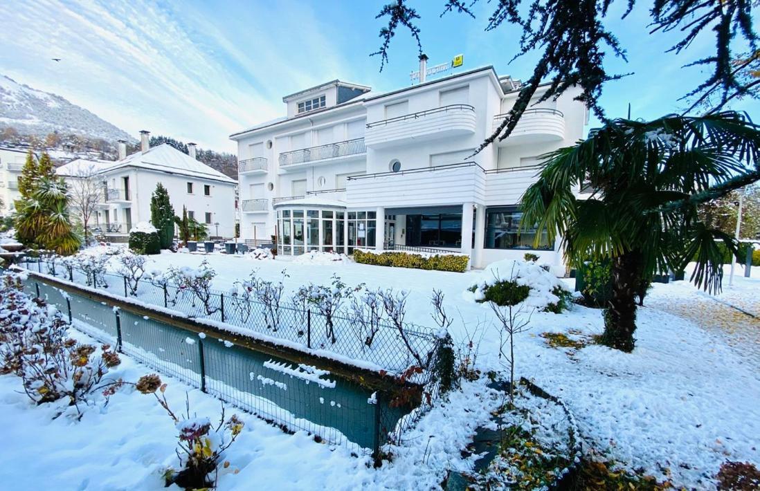 Logis Hotel Le Miramont Argelès-Gazost Exteriör bild