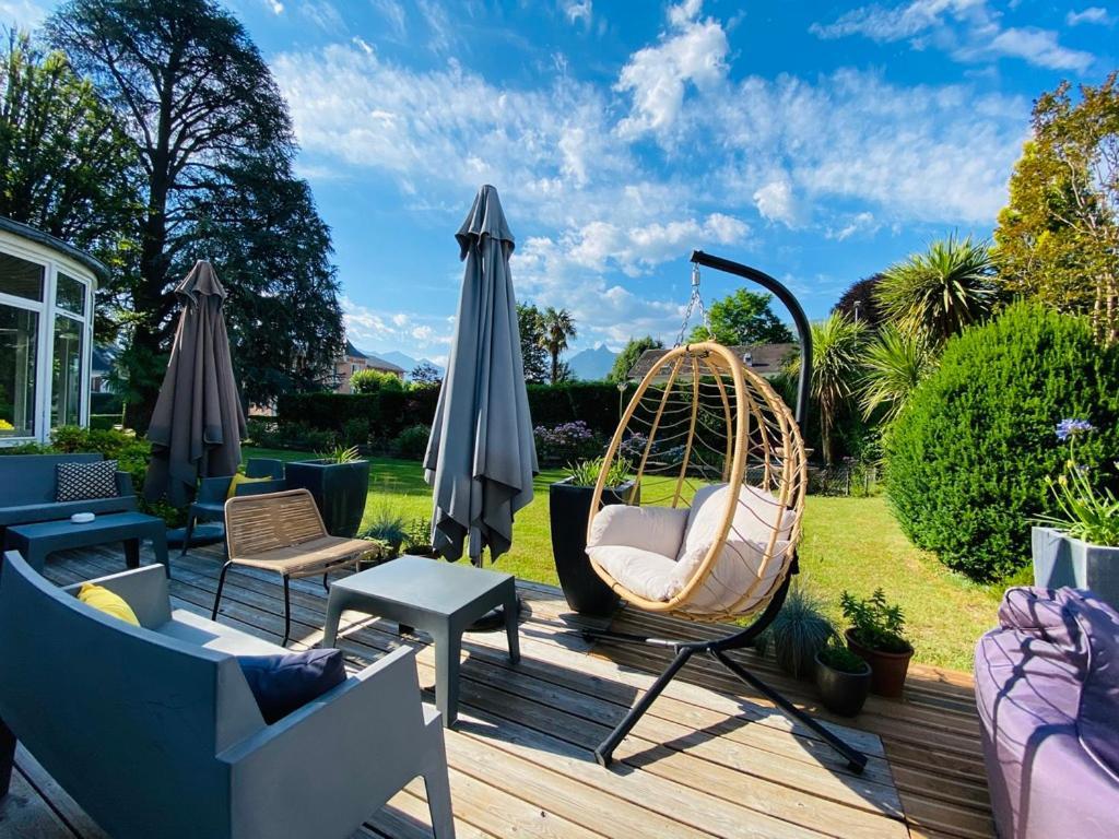 Logis Hotel Le Miramont Argelès-Gazost Exteriör bild