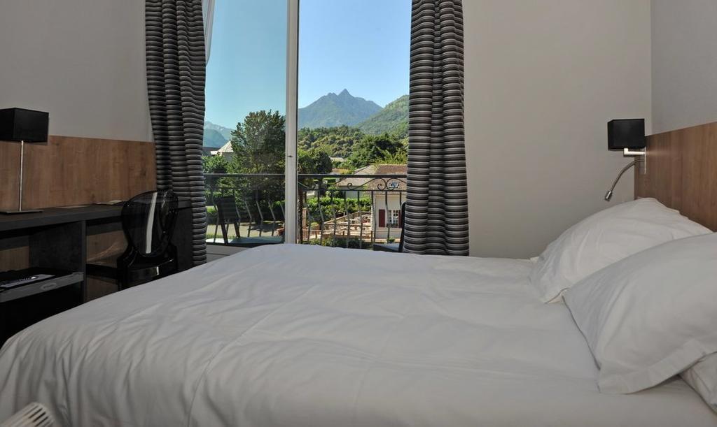 Logis Hotel Le Miramont Argelès-Gazost Exteriör bild
