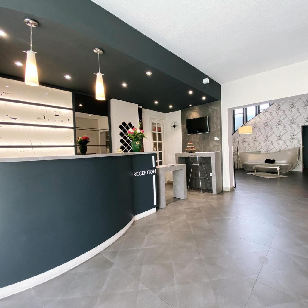 Logis Hotel Le Miramont Argelès-Gazost Exteriör bild
