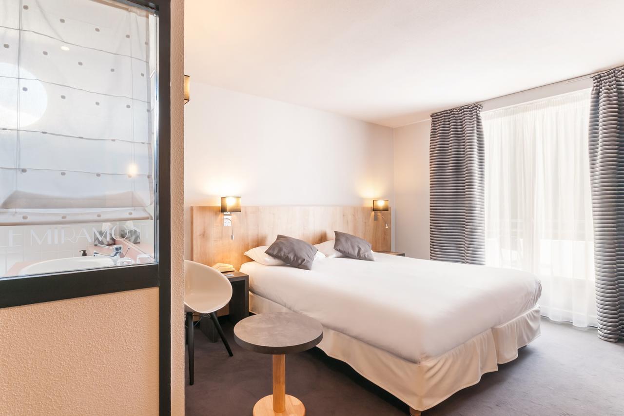 Logis Hotel Le Miramont Argelès-Gazost Exteriör bild