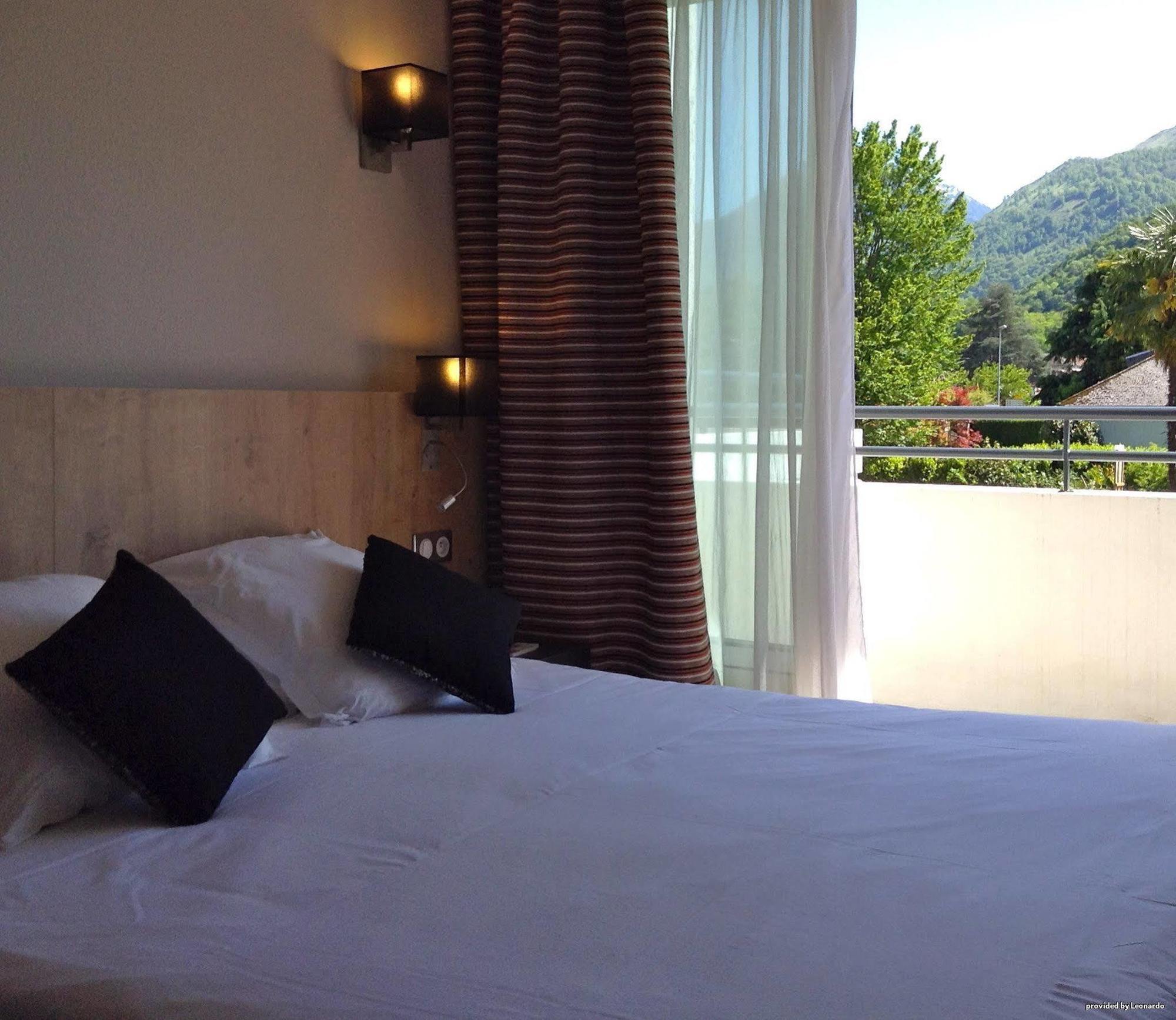 Logis Hotel Le Miramont Argelès-Gazost Exteriör bild